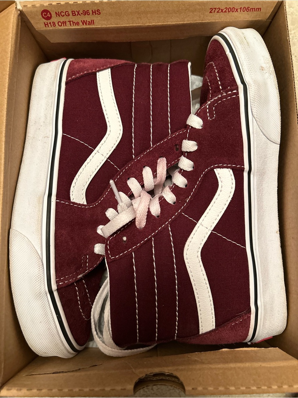 Vans Womenโs Sk8-Hi Sneakers